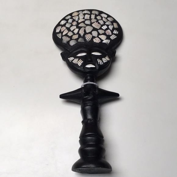 Wood African Statue Hand Made Decorated with Shells - Picture 3 of 8